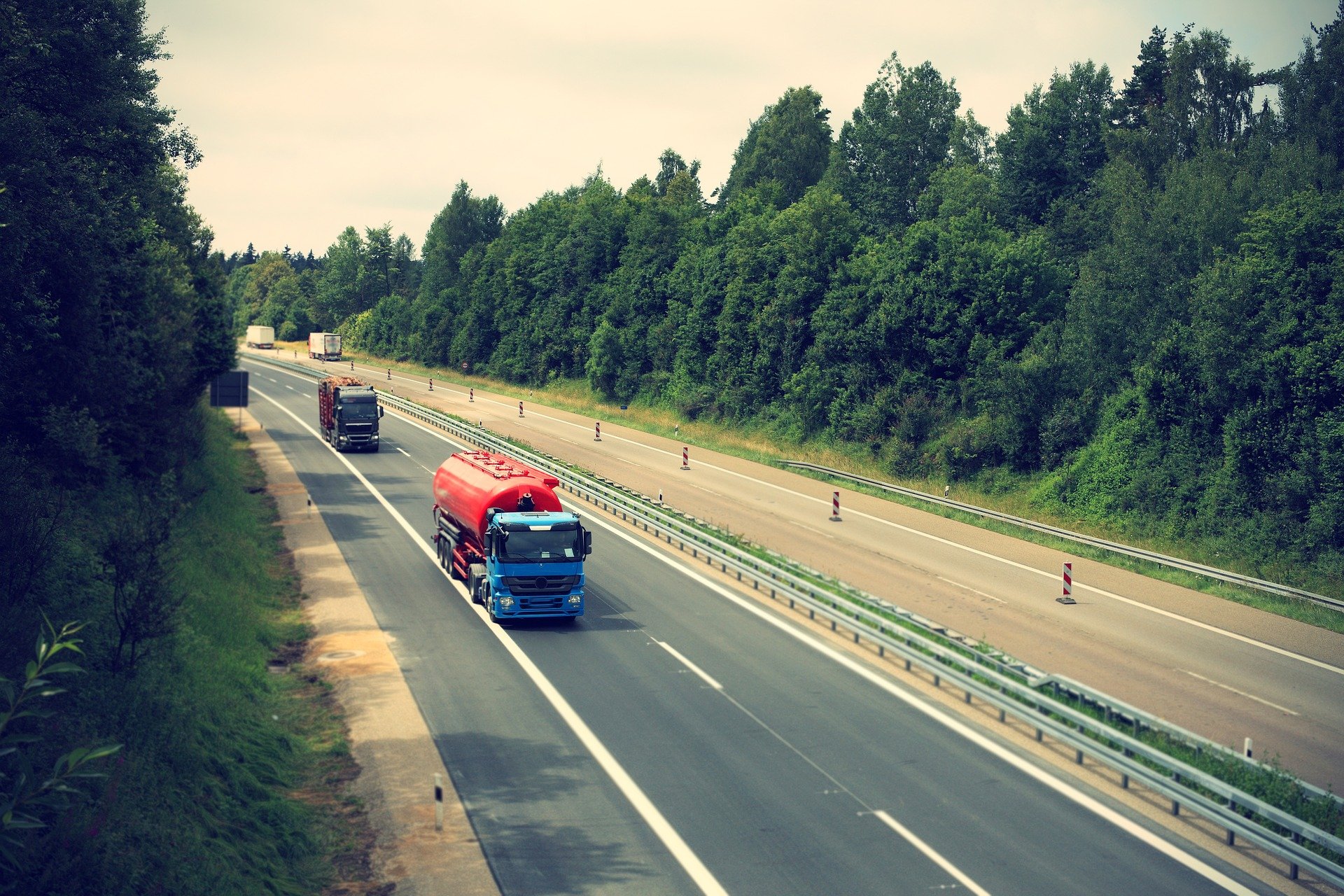 Transporte de mercancías terrestre